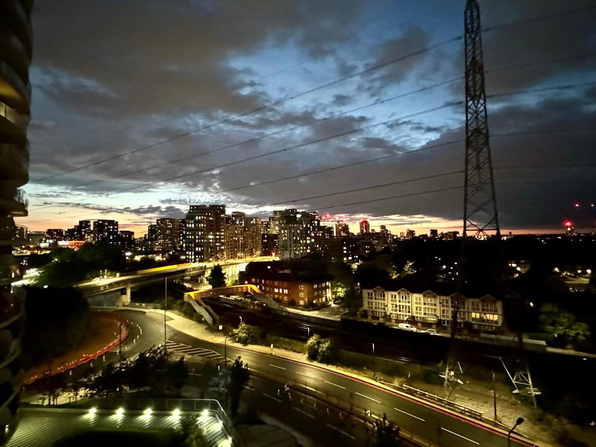 London Excel Cosy Apartment With Balcony & River View Close To O2 Arena, Cable Car, City Hall Екстер'єр фото